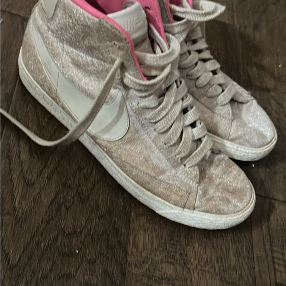 Women's High-Top Sneakers in Pink and White
